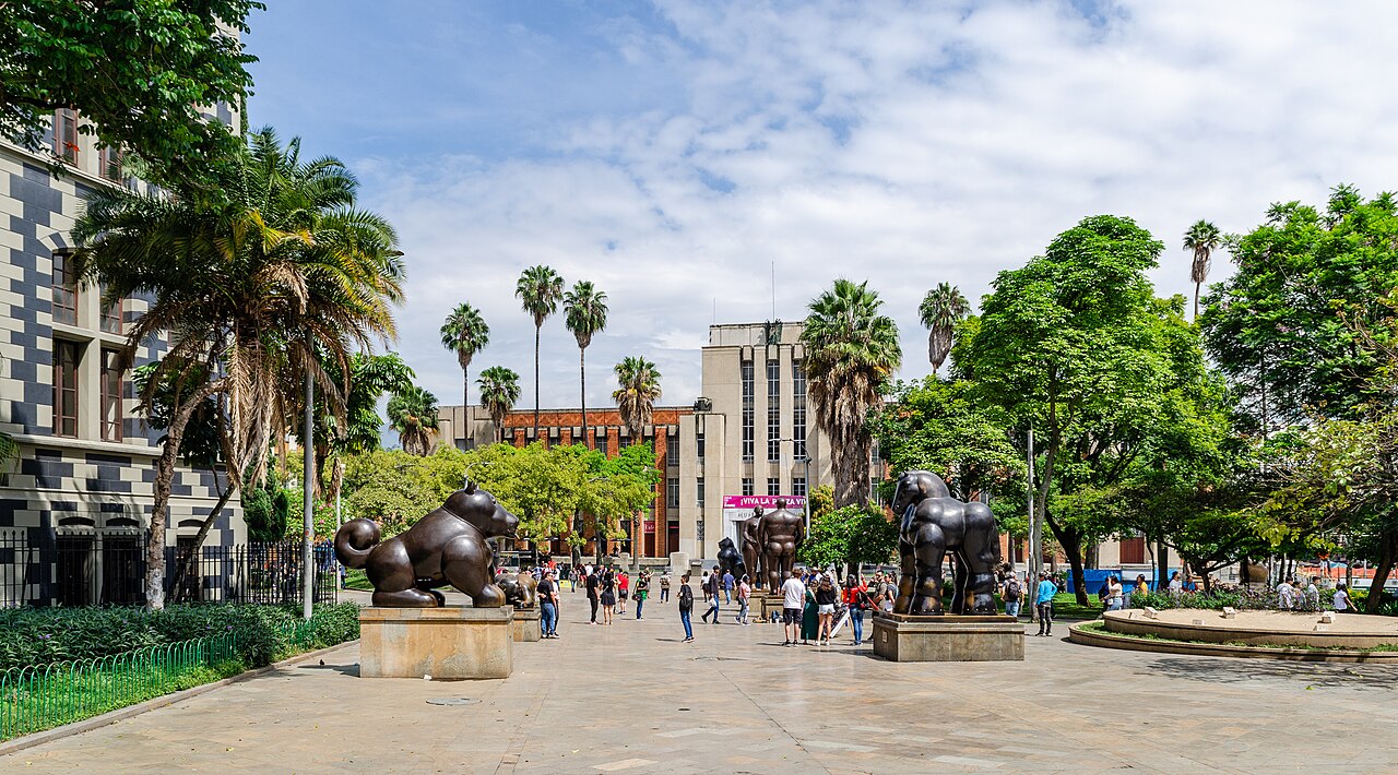 Plaza Botero y sus esculturas en el centro de Medellín